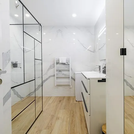 Le Mediterranee-centre-climatisation Apartmán *