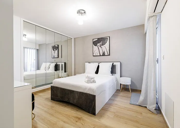 Le Mediterranee-centre-climatisation Apartment Menton