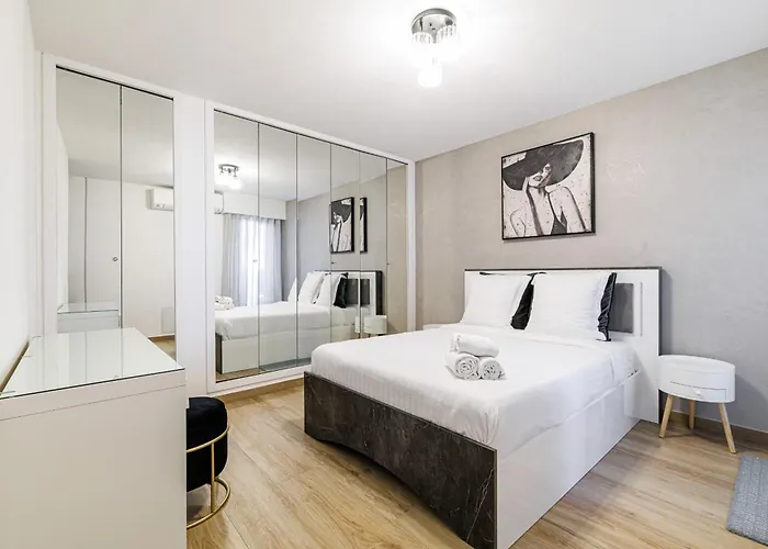 Le Mediterranee-centre-climatisation Apartment Menton